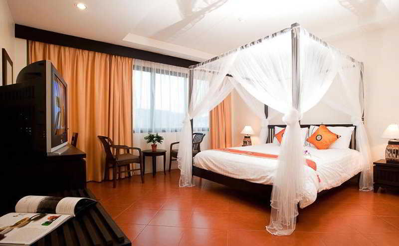La De Bua Hotel Patong Buitenkant foto